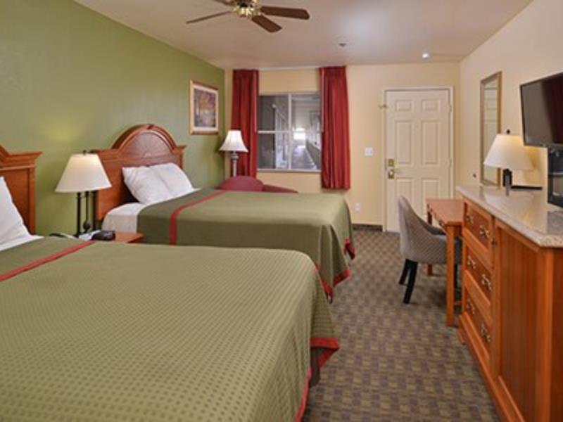 Rodeway Inn Delano Exterior photo
