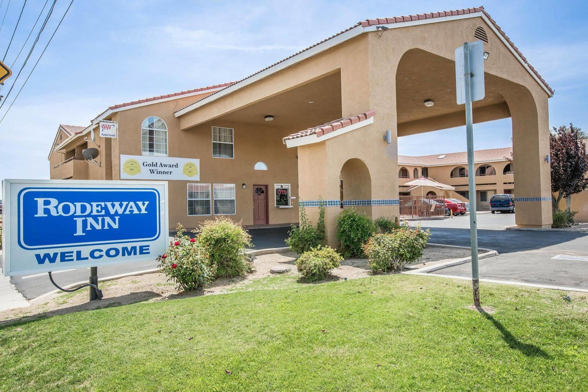 Rodeway Inn Delano Exterior photo